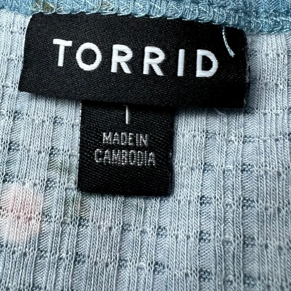 Torrid Womens 1 Plus Size Blue Floral Waffle Knit Smocked Top Henley Babydoll - Picture 4 of 11